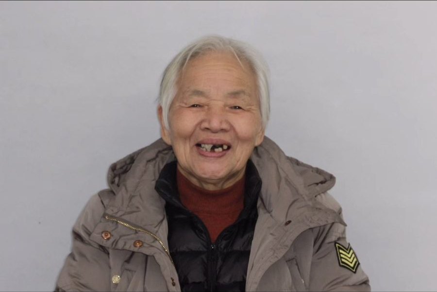 患者复诊时留影(经患者本人授权)